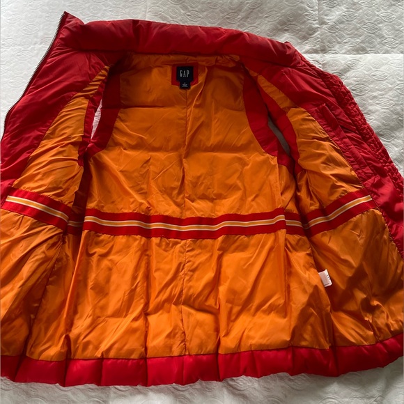 GAP Bright Red Women's Quilted Down Vest size small - Picture 9 of 12